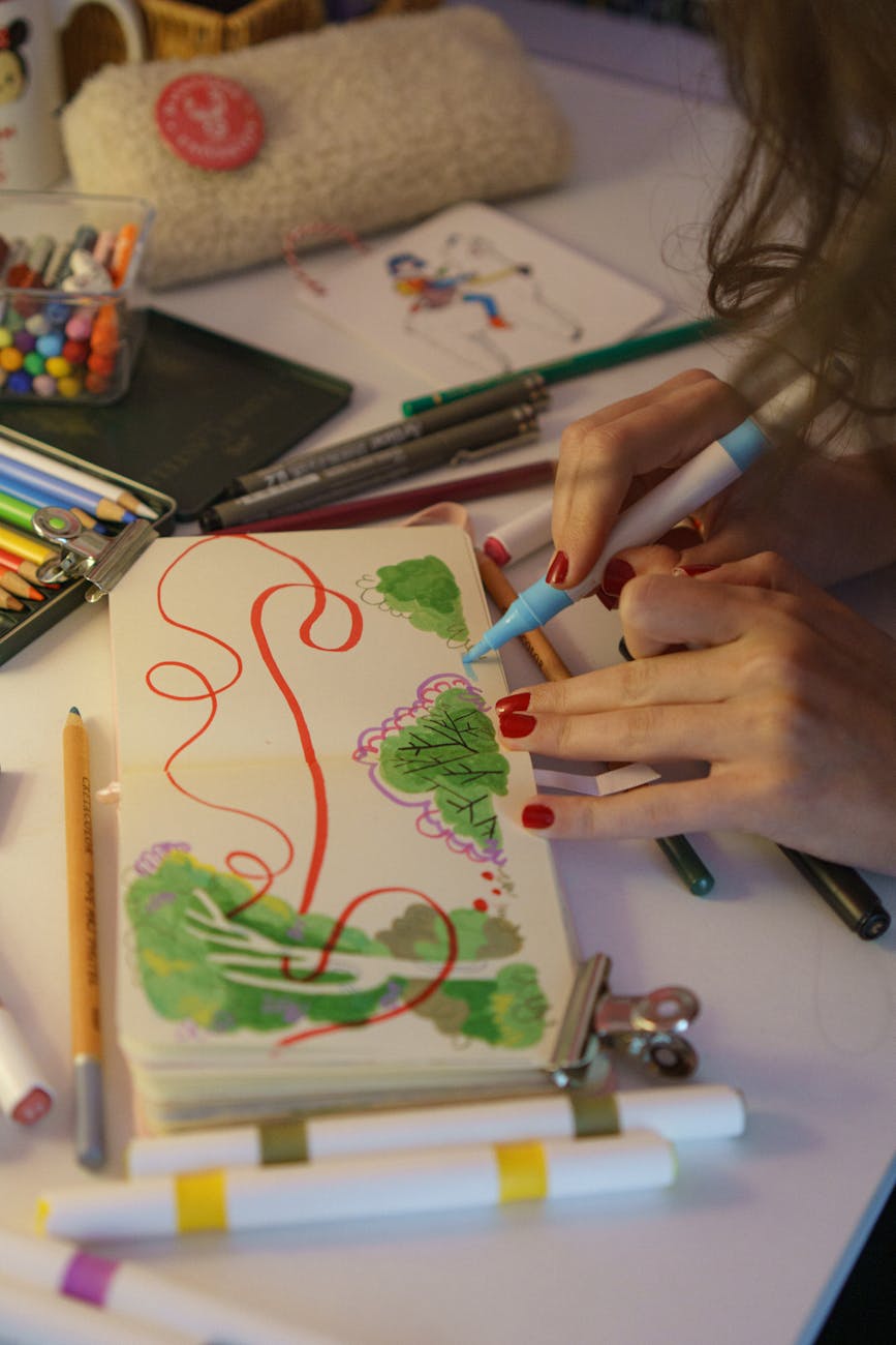 Crie Designs de Unhas Incríveis em Casa