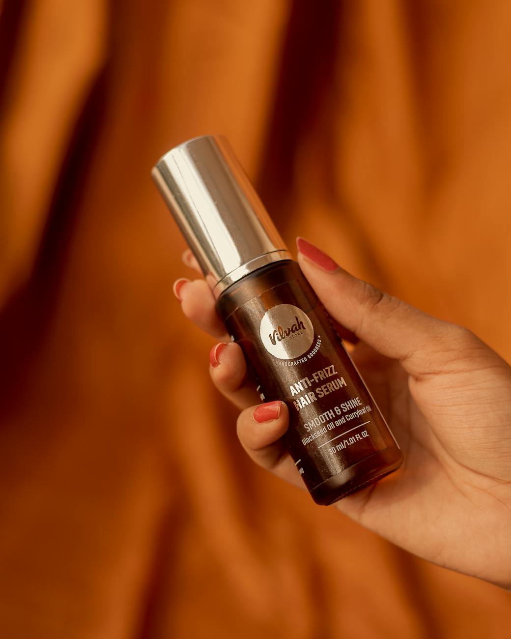 Como acabar com frizz no cabelo: cuidados e dicas válidas