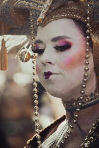 Cuidados com a Pele Durante o Carnaval para Brilhar